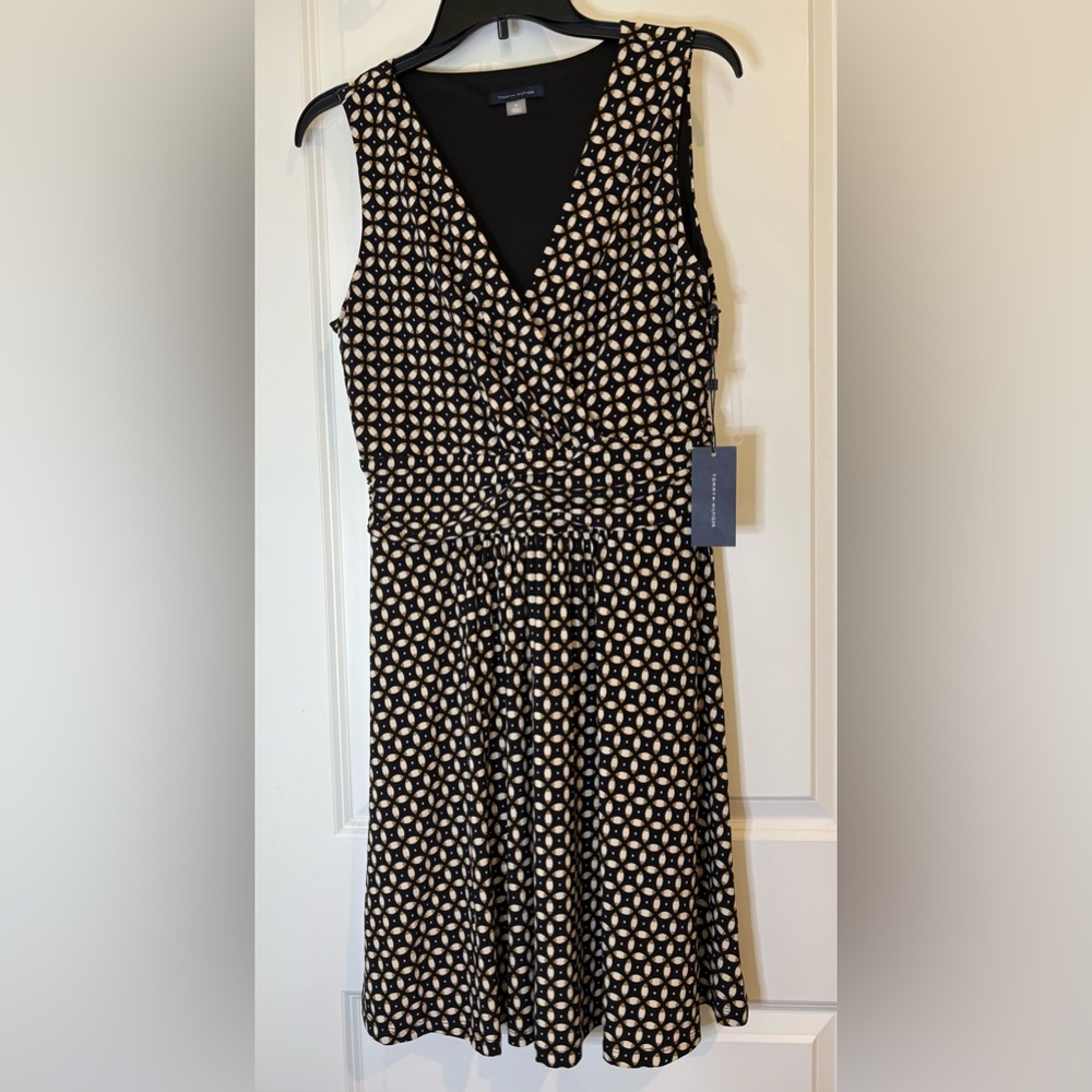 Tommy Hilfiger Black and Cream Geometric Midi Dress size 8 NWT
